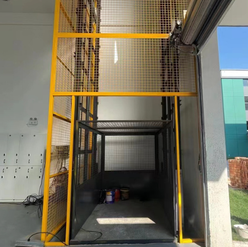 内蒙古导轨式升降机助力物流园破解运输难题